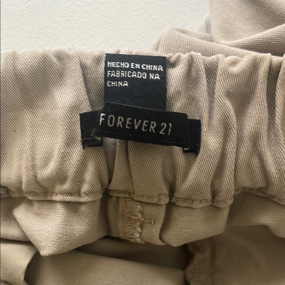 Forever 21 Women's Tan Cargo Pants size S - Picture 2 of 5